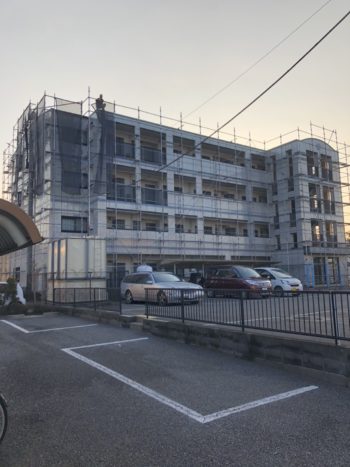 取手市にてマンション塗り替えに伴う足場設置工事